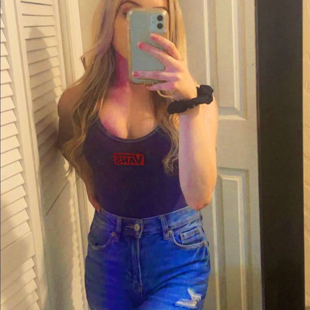 Vans top